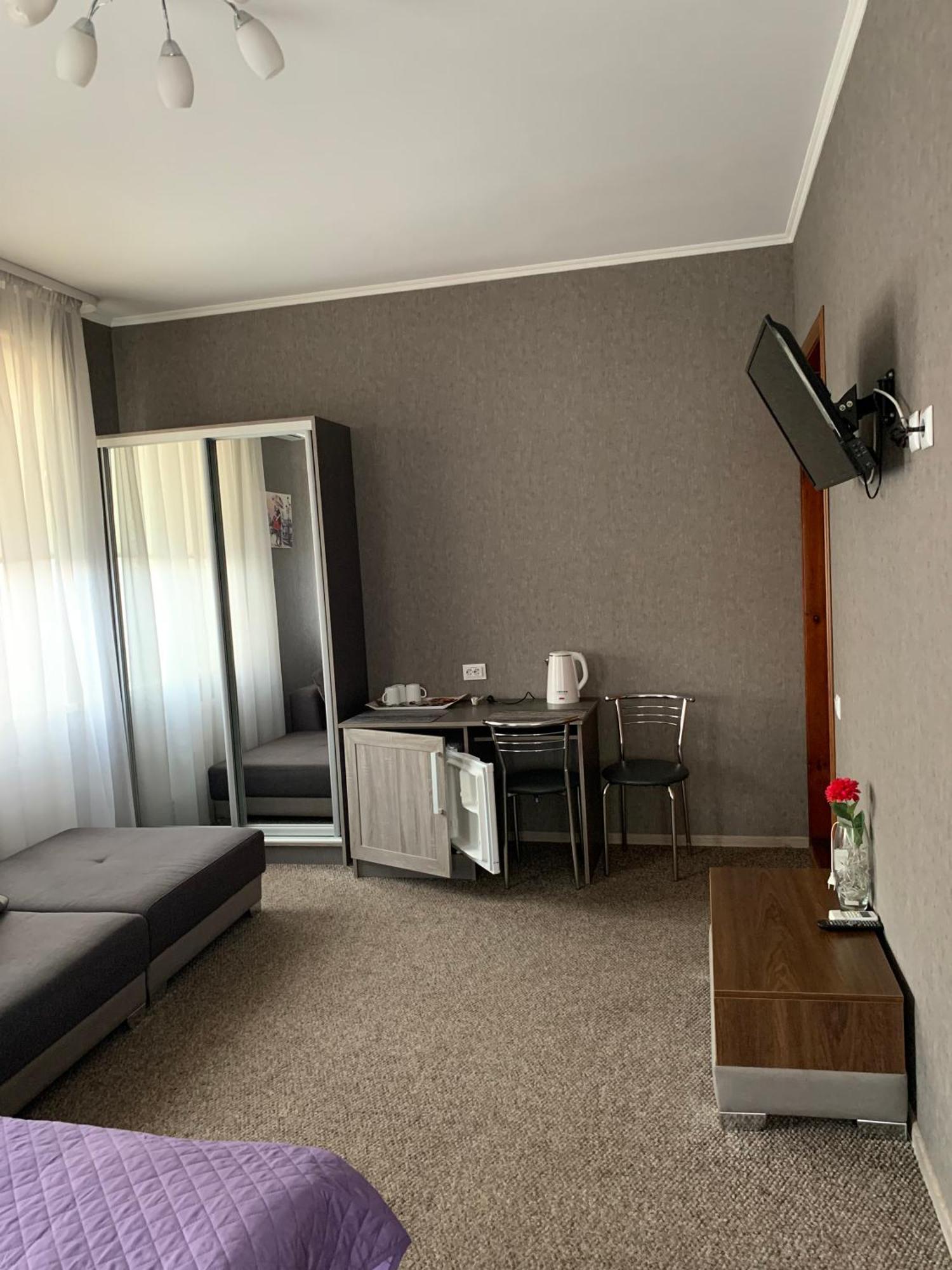 Yurus Hostel 利沃夫 外观 照片