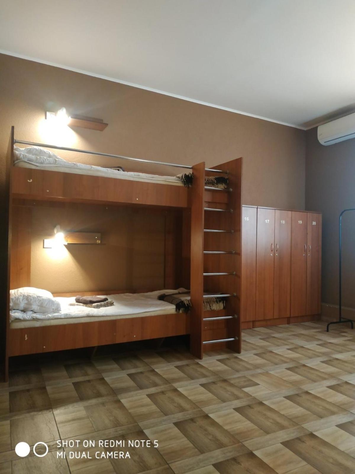 Yurus Hostel 利沃夫 外观 照片