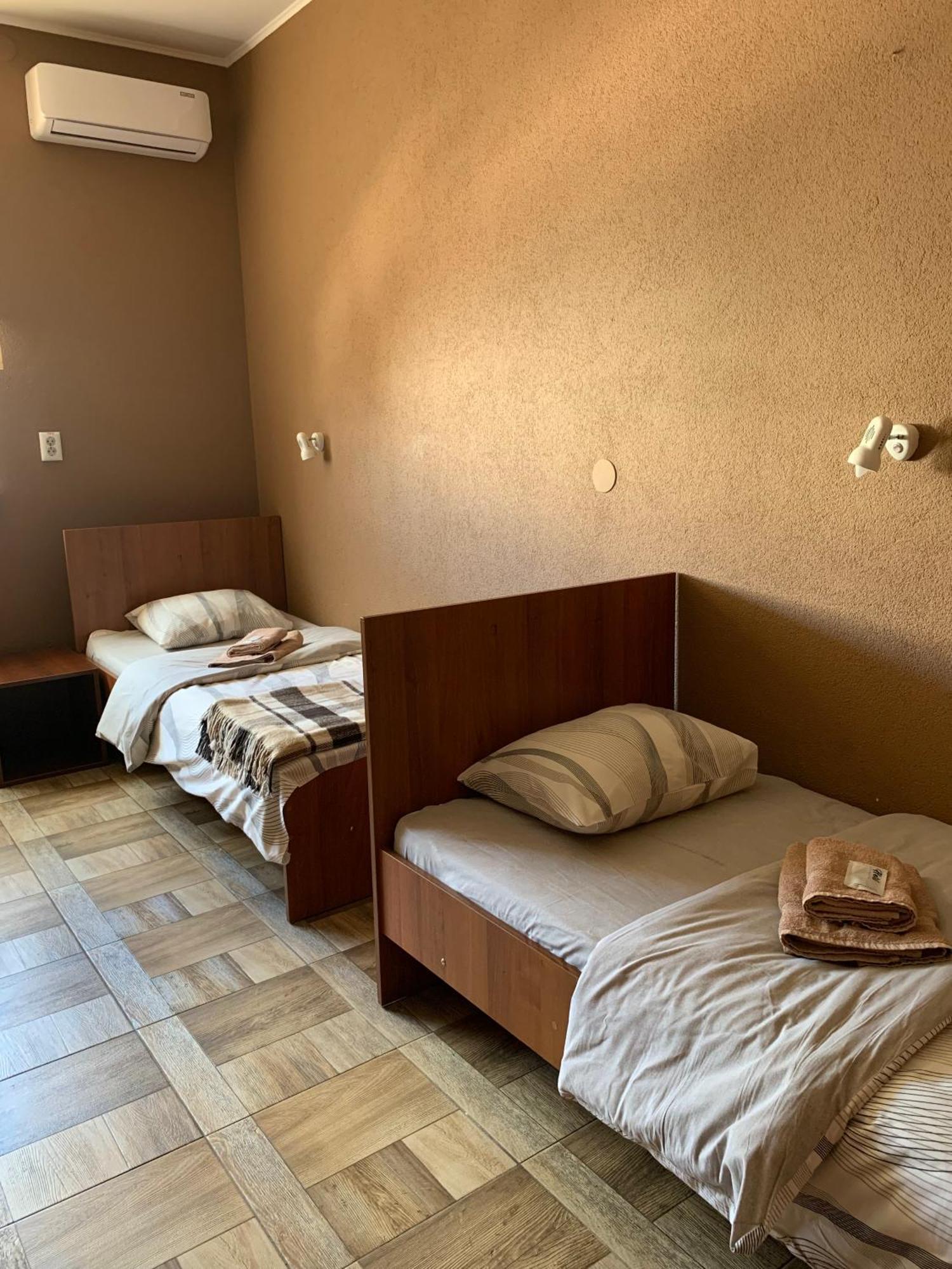 Yurus Hostel 利沃夫 外观 照片