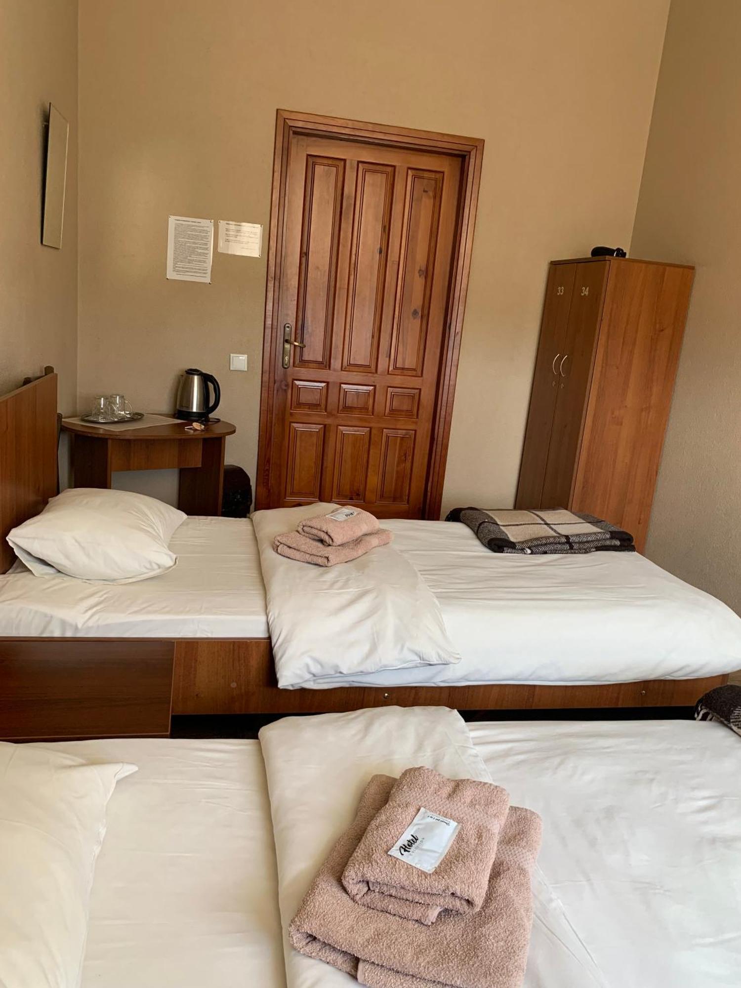 Yurus Hostel 利沃夫 外观 照片